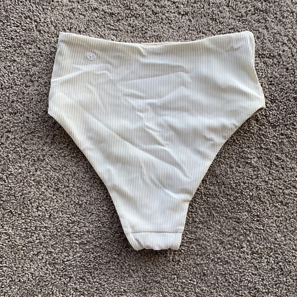 Lululemon Clear Waters Swim Bottoms👙🍋 - Picture 5 of 11
